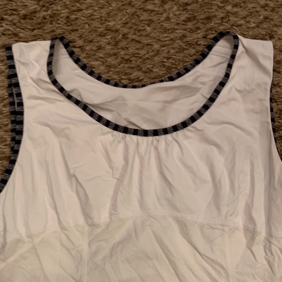 Lululemon tank top shirt size 19 large - Picture 3 of 5